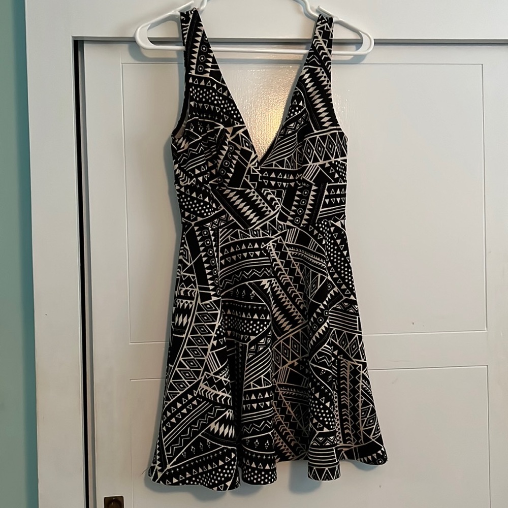Geometric Black & White V-neck Skater Dress